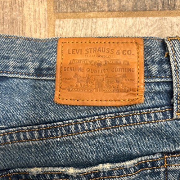 Levi’s Women’s Jeans Capital E Tag Wedgie Straight Medium Wash High Waisted - Picture 8 of 9